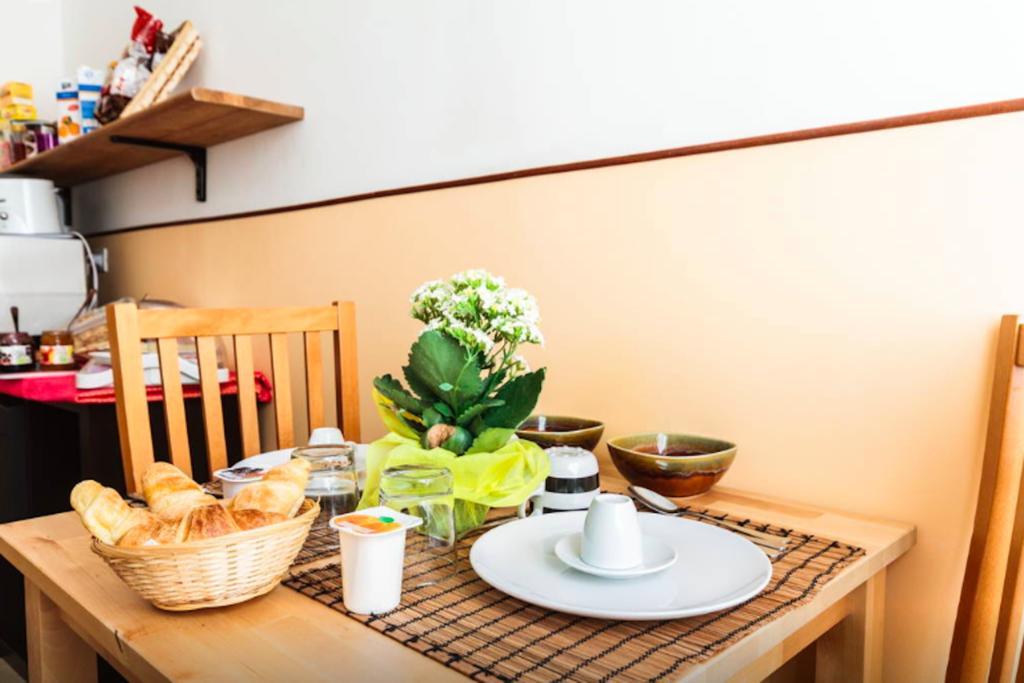 Acomodação com café da manhã  Eat&sleep Roma